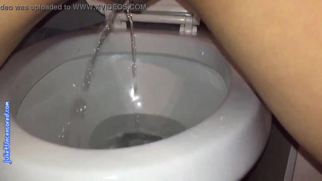 Asian piss compilation with kissing